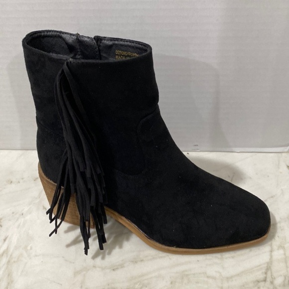 Beast Fashion Black Suede Jackie Fringe Booties Size 7 NEW - Picture 1 of 9